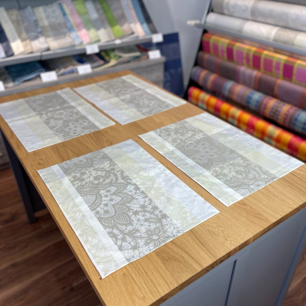 ガルニエ・ティエボー　ミルダンテル ゴールド　ランチョンマット