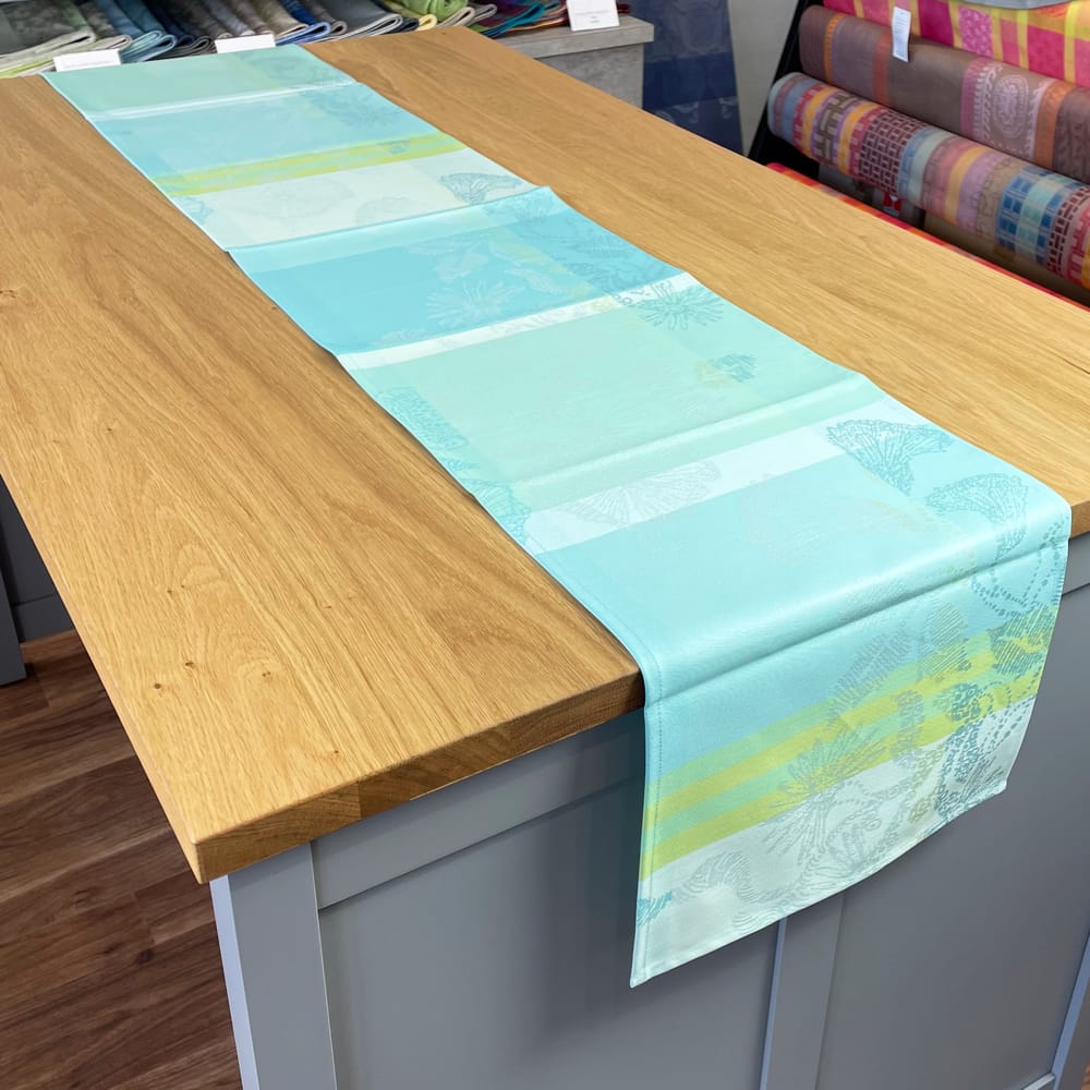 ガルニエ・ティエボー ミルリズロン アクア テーブルランナー