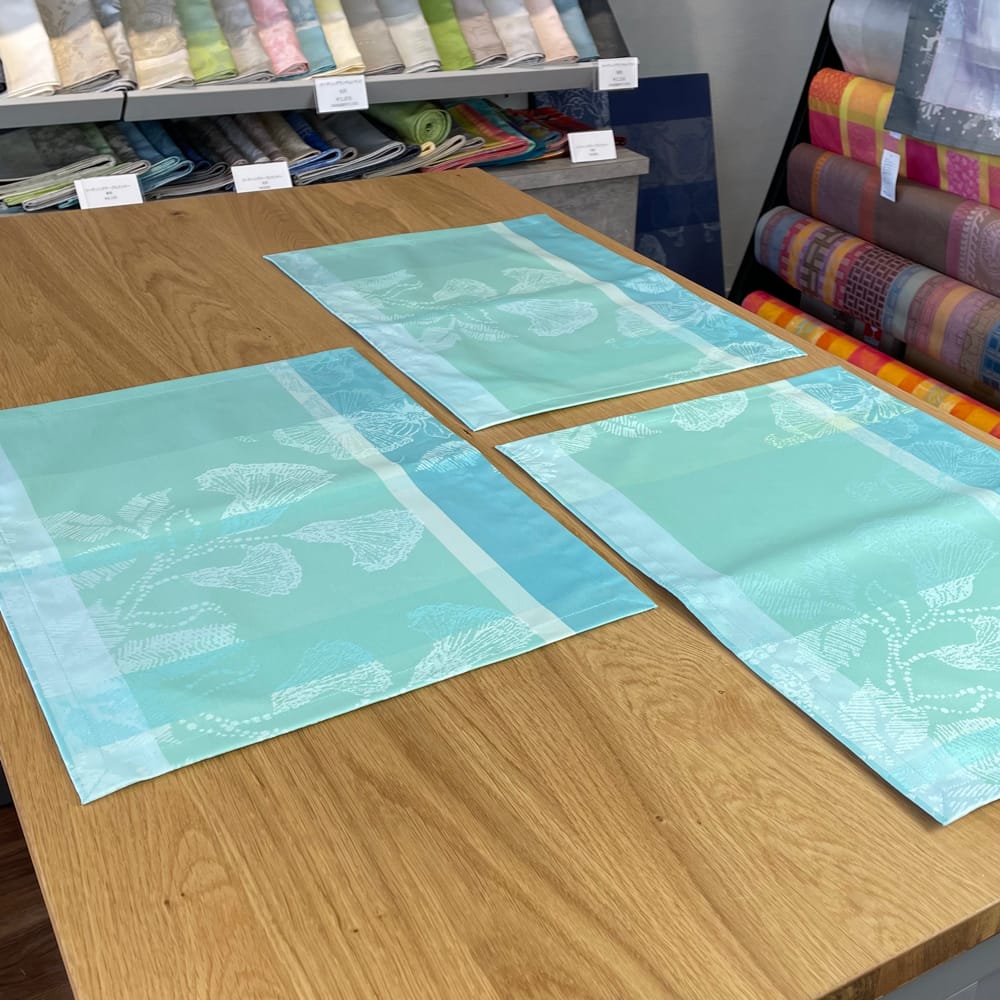 ガルニエ・ティエボー ミルリズロン アクア ランチョンマット