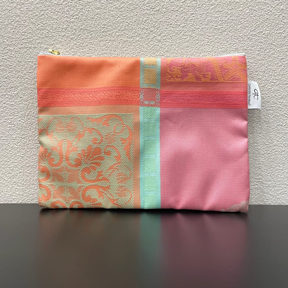 マチなしポーチ　ミルトゥッティフルッティ