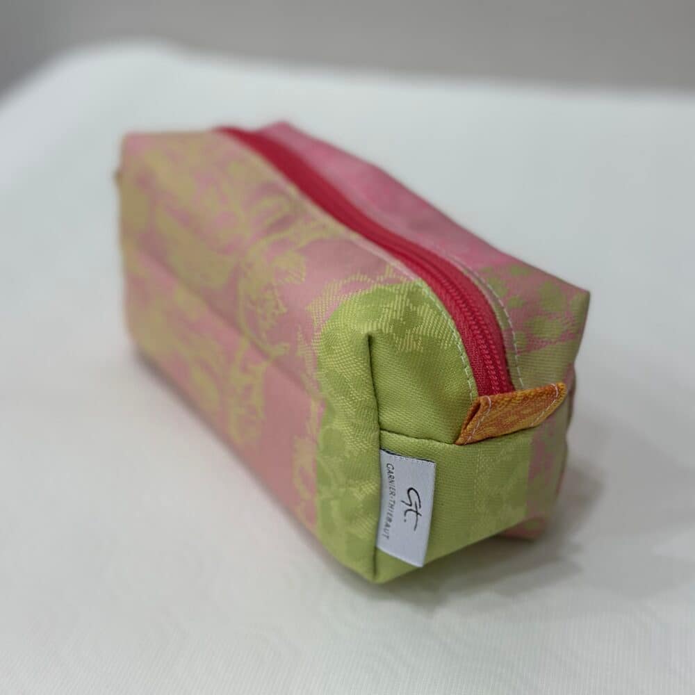 カラーファスナーポーチ　ミルアルファベットシャトワイヨン