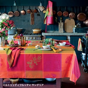 ガルニエ・ティエボー ミルトゥッティフルッティ サングリア テーブルクロス
