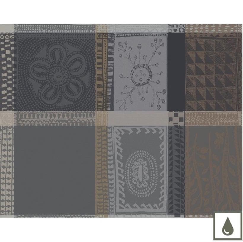 ガルニエ・ティエボーランチョンマット　ミルワックスサンドル